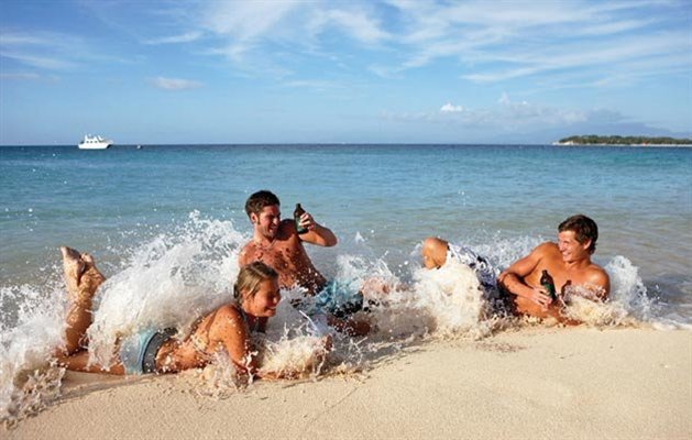 The Ultimate Lei, Fiji