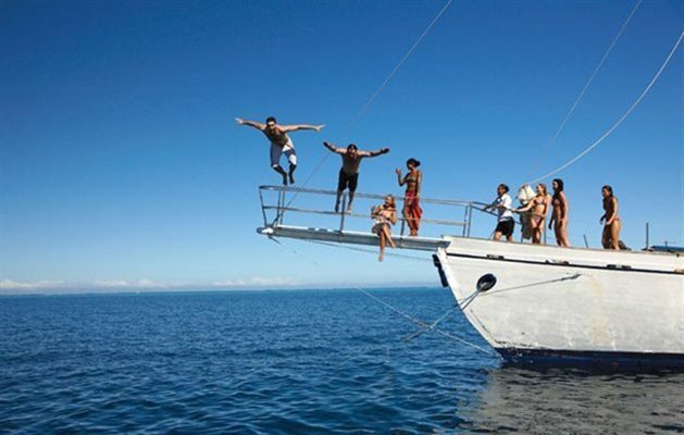 The Ultimate Lei, Fiji