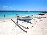 Azurblåt hav og kridhvide strand findes overalt på Gili-øerne Azurblåt hav og kridhvide strand findes overalt på Gili-øerne