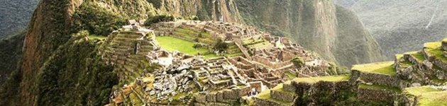 Machu Picchu blev opgivet af inkaerne af ukendte årsager og glemt indtil 1911, hvor det blev genopdaget af Hiram Bingham Machu Picchu blev opgivet af inkaerne af ukendte årsager og glemt indtil 1911, hvor det blev genopdaget af Hiram Bingham