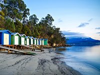 Strandhytter ved Coningham Beach syd for Hobart