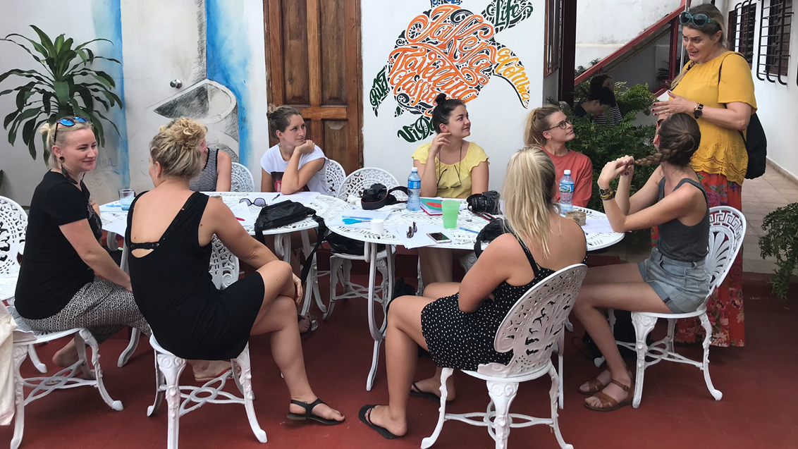 Fællesskab på sprogskolen i Havana