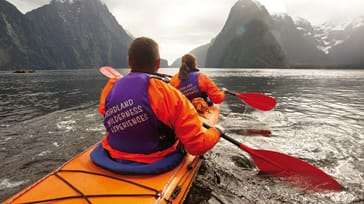 Tag på kajaktur på Doubtful Sound