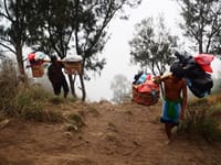 Turen til toppen af Mount Rinjani Turen til toppen af Mount Rinjani
