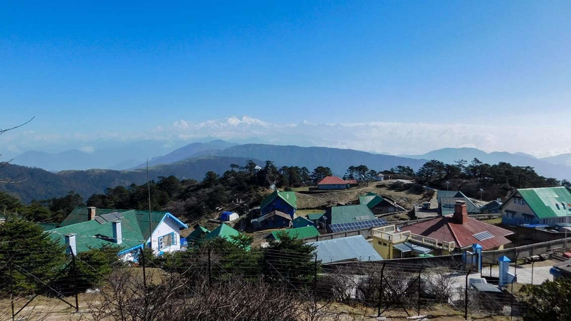 Landsby i bjergene i indisk Himalaya