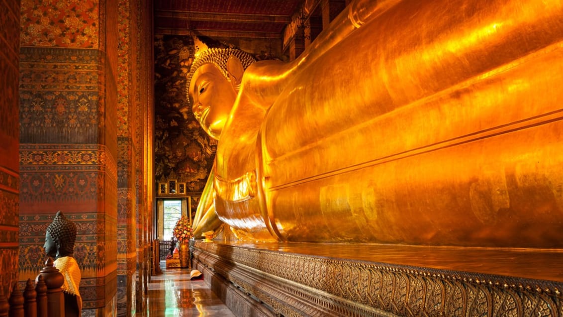 Besøg Wat Po - den liggende Buddha - i Bangkok