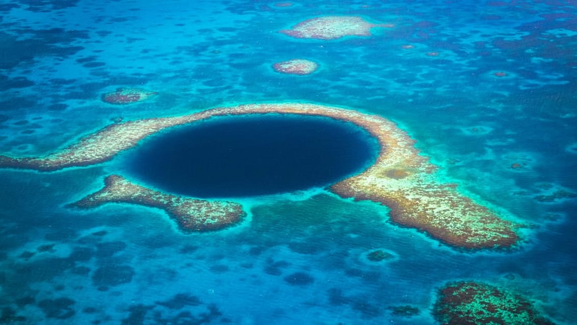 Tag på dykkertur ud til Blue Hole, Belize