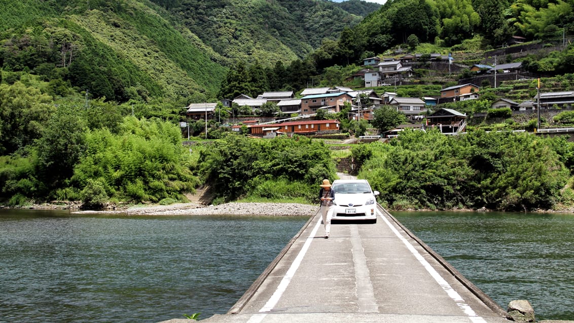 Med en bil kommer du nemt og billigt rundt i Japan