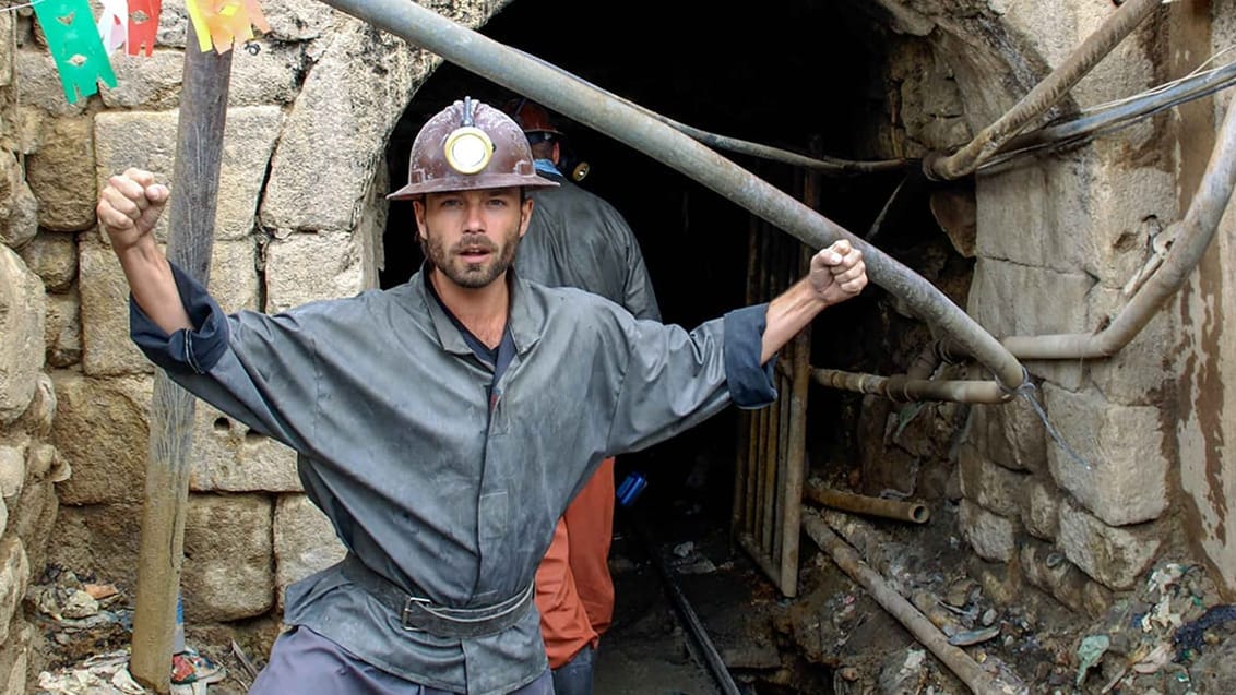 En tur i Potosi's miner er ikke for sarte sjæle. Her kravler man bogstaveligtalt rundt i mineskakter og møder de lokale minearbejdere, som fortæller om livet under jorden