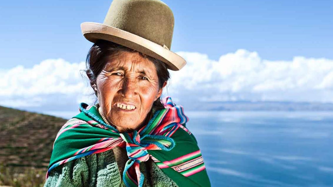 Aymara-indianer kvinde ved Lake Titicaca