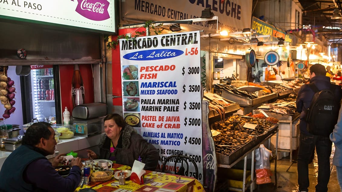 Tag på fiskemarkede og smag på lokale specialiteter i Santiago de Chiles Central Market