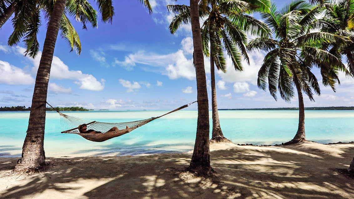 Alt på Cook-øerne foregår ”on island-time”, så du vil helt sikkert koble af fra hverdagens stress, mens du befinder dig i, hvad mange beskriver som, Paradis på jorden