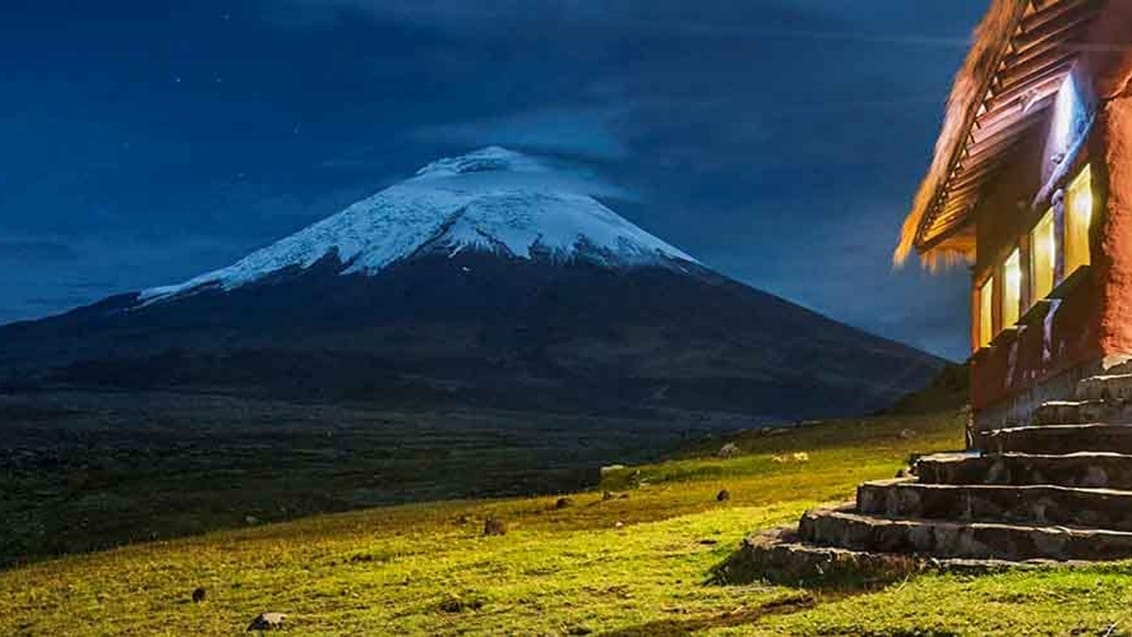 På din lodge i Cotopaxi bor du med udsigt til vulkaner og vilde heste. Her er rig mulighed for at vandre, ride, cykle, tage på det lokale markede eller nyde en god bog ved pejsen