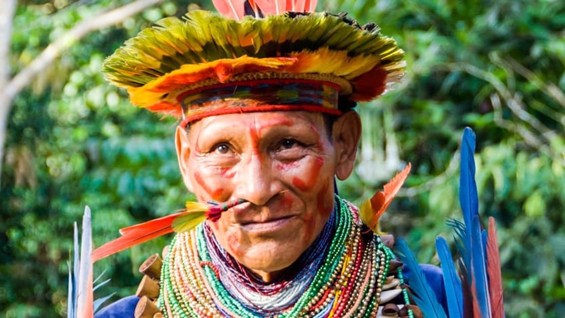 Cuyabeno-reservatet ligger i amazonjunglen. Her får du mulighed for at komme helt tæt på den spændende flora og fauna som f.eks. omfatter aber, fugle, anakondaer og den lyserøde floddelfin