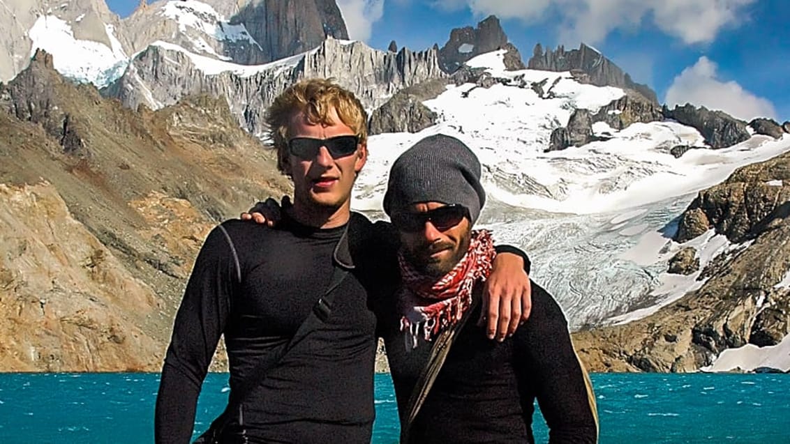 Backpackere på vandretur ved Mount Fitz Roy i Argentina