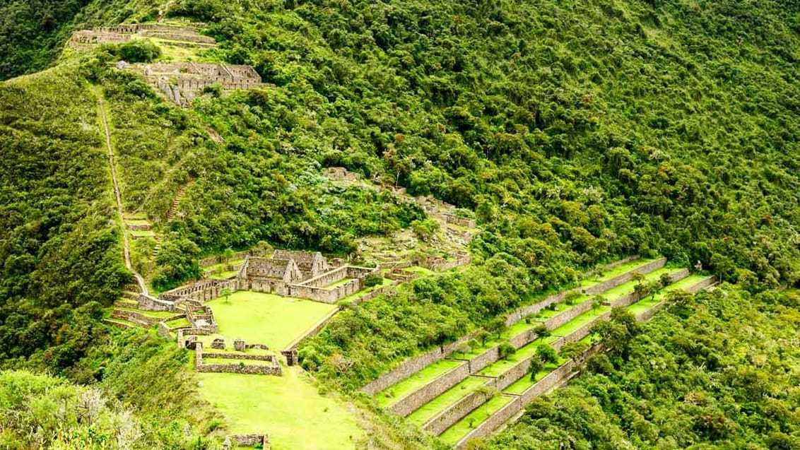 Choquequirao blev opført i det 15. århundrede under Topa Yupanqui, der var søn af Machu Picchus grundlægger, Pachacuti. Choquequirao er stadig under udgravning