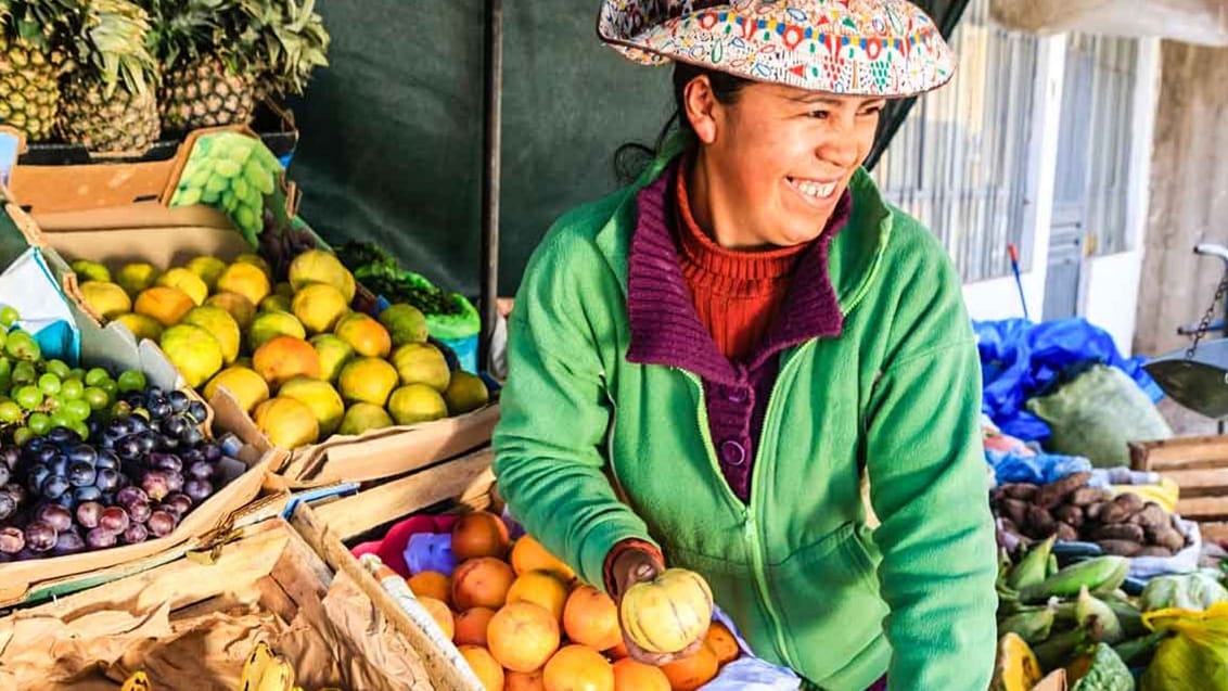 På frugtmarked i Cuzco kan du få de lækreste smoothies og juices