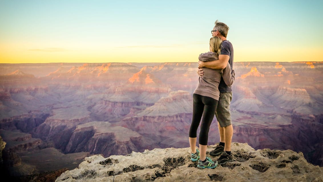 Nyd den spektakulære udsigt ved solnedgang over Grand Canyon