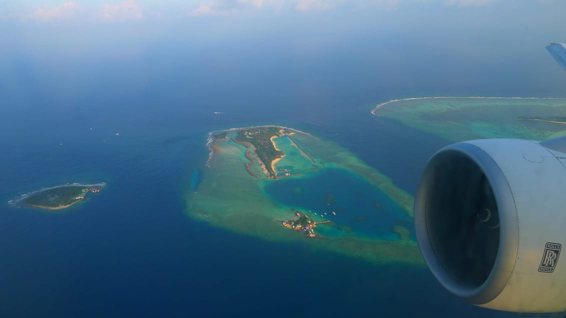 Første kig til Maldiverne fra flyet