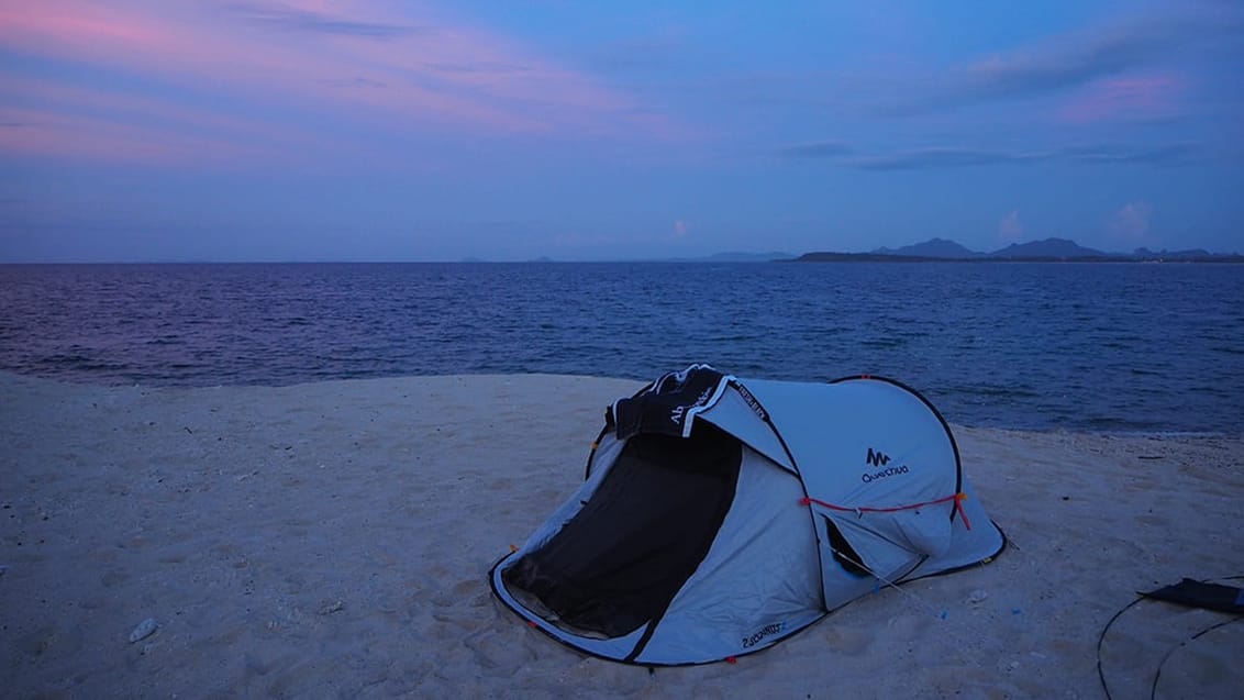Sov i telt på Koh Kye