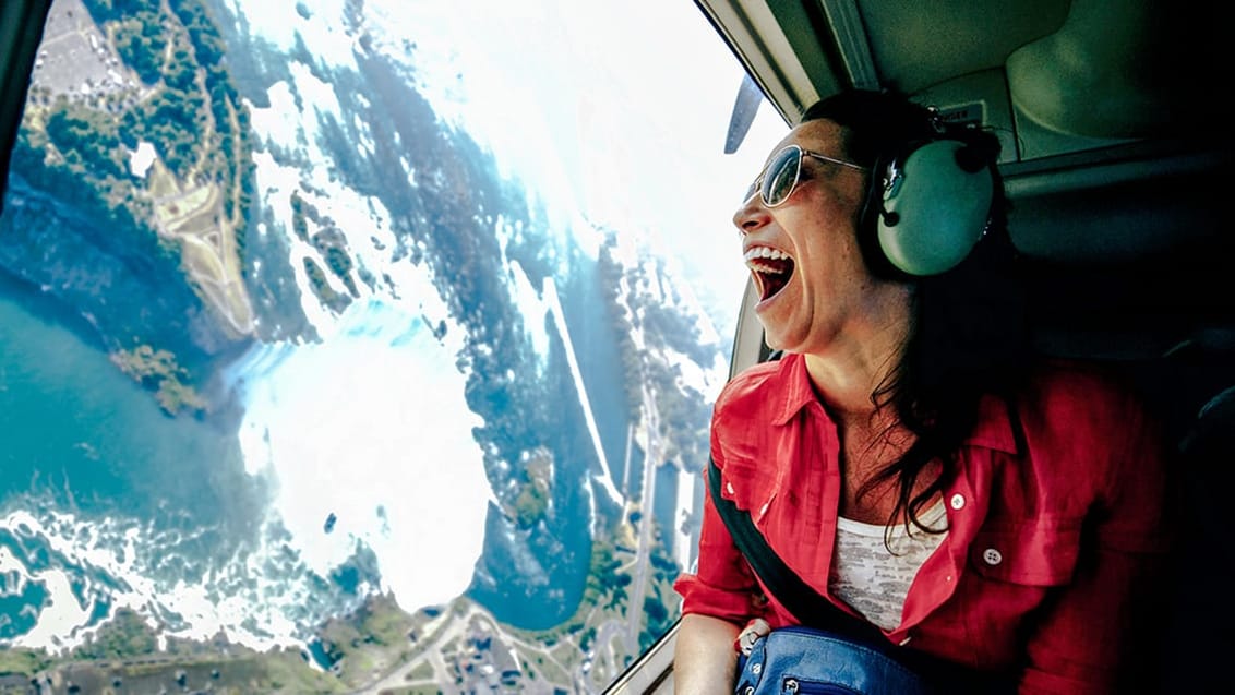 Du kan opleve imponerende Niagara Falls til lands, til vands eller fra luften