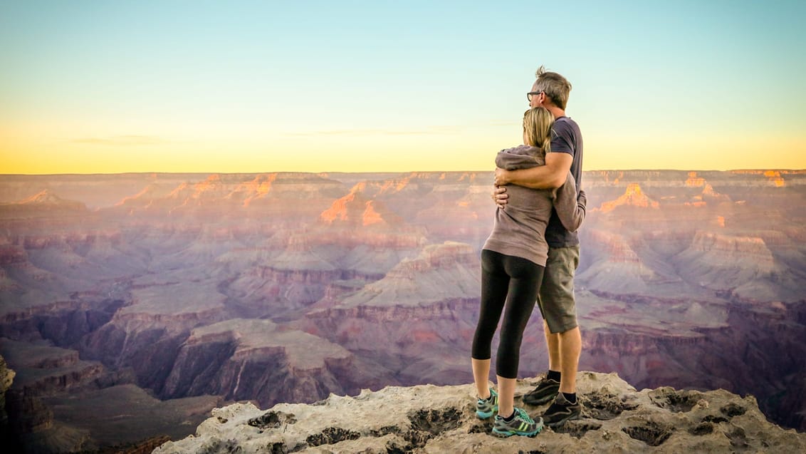 Nyd den spektakulære udsigt ved solnedgang over Grand Canyon