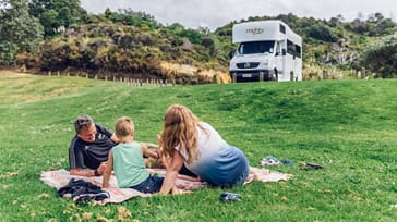 Det er muligt at leje autocamper med plads til 6 personer, så hele familien kan komme med på eventyr i New Zealand