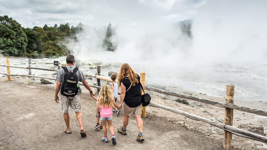 På eventyr i New Zealand med familien