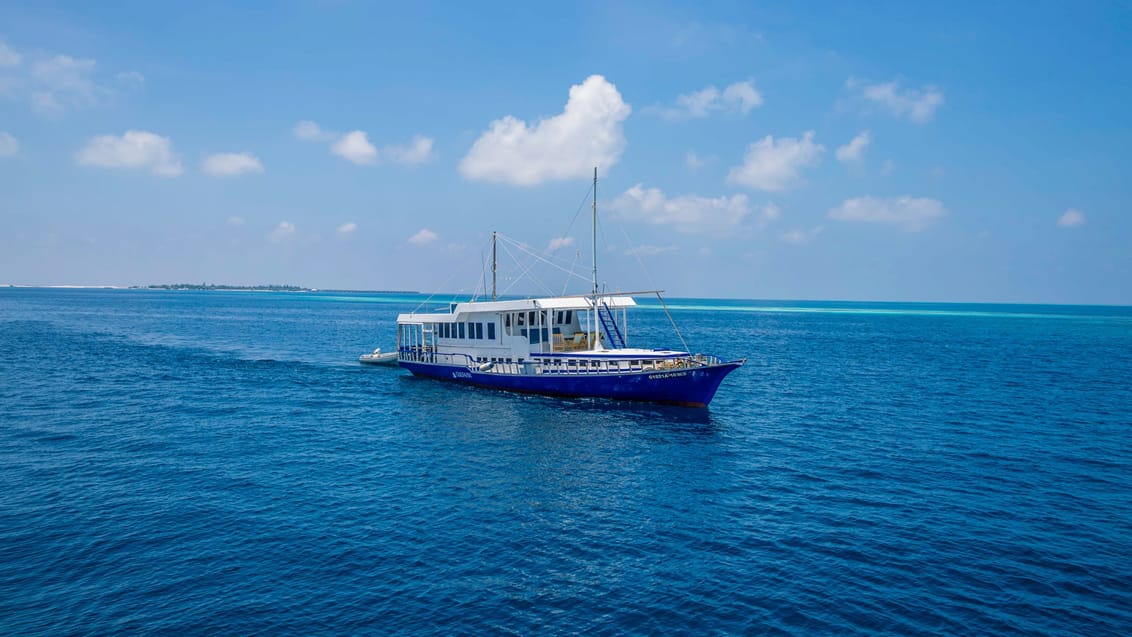 Sejl i egen båd i Maldivernes ø-hav