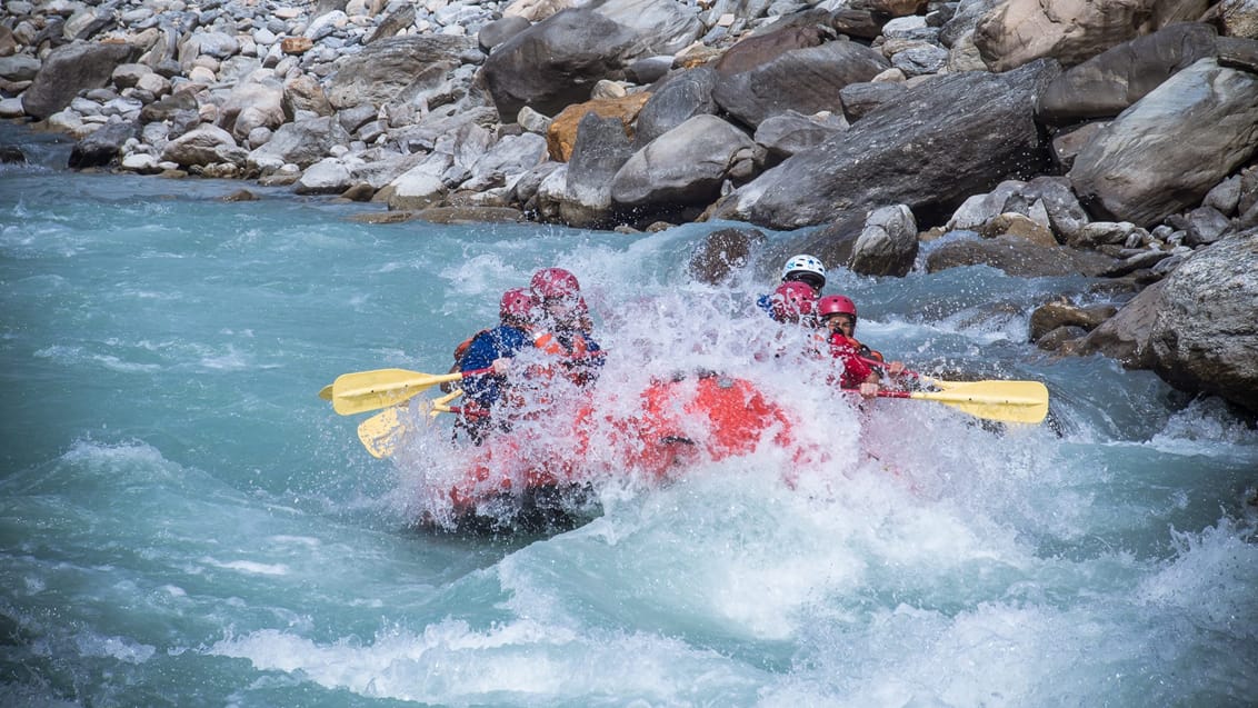 Rafting i Nepal på floden Bhote Koshi