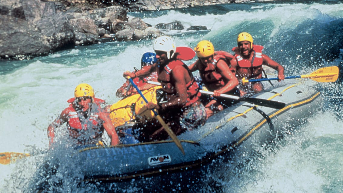 Rafting i vilde strømfald