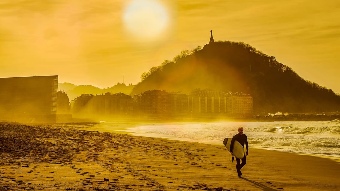 Prøv eller mæng dig med surferne i San Sebastian