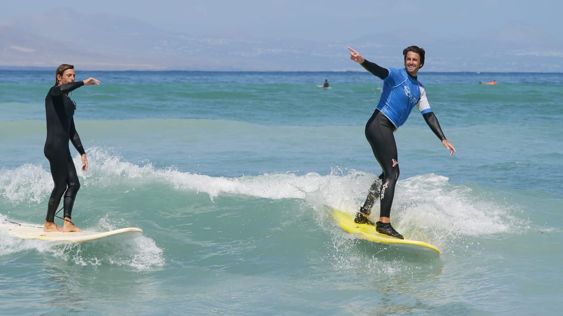 Det er superfedt at lære at surfe - kroppen bliver fyldt med adrenalin og succesfornemmelser