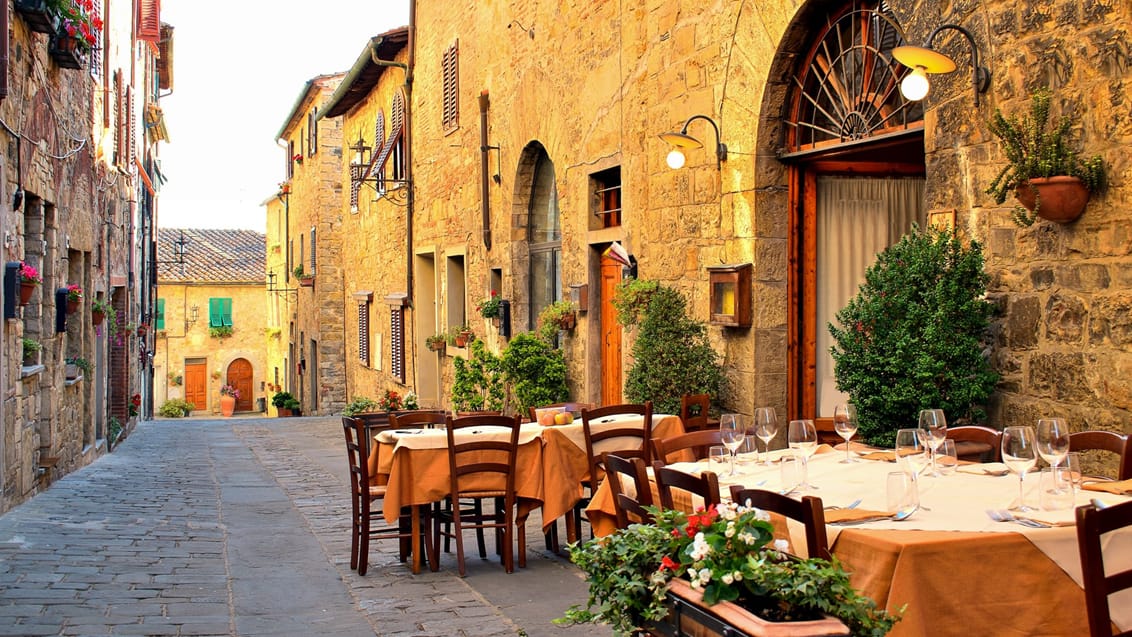 Ristorante i en sidegade i San Donato i Toscana