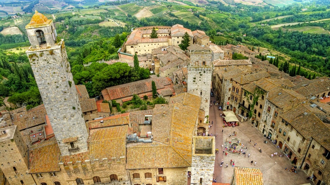 San Gimignano, Toscana, set fra oven