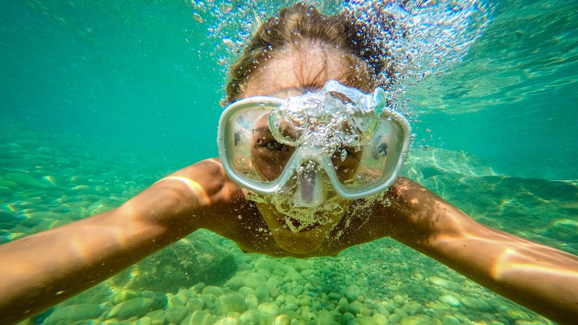 Der er mange muligheder for at hoppe i vandet og få snorkleoplevelser på Sicilien og de lipariske øer