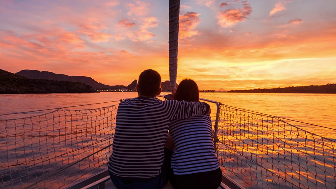 Solnedgang fra en båd på Lipari