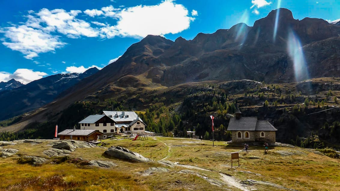 Det smukt beliggende refugio Corsi Zufallhuette