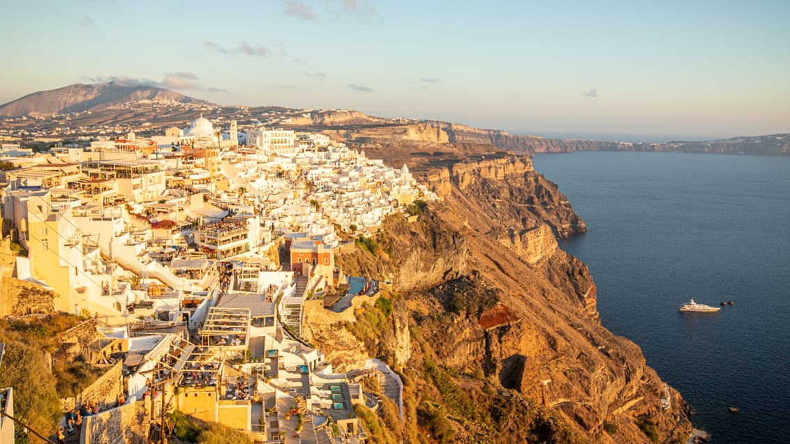 Udsigt over Santorini ved solnedgang, Grækenland