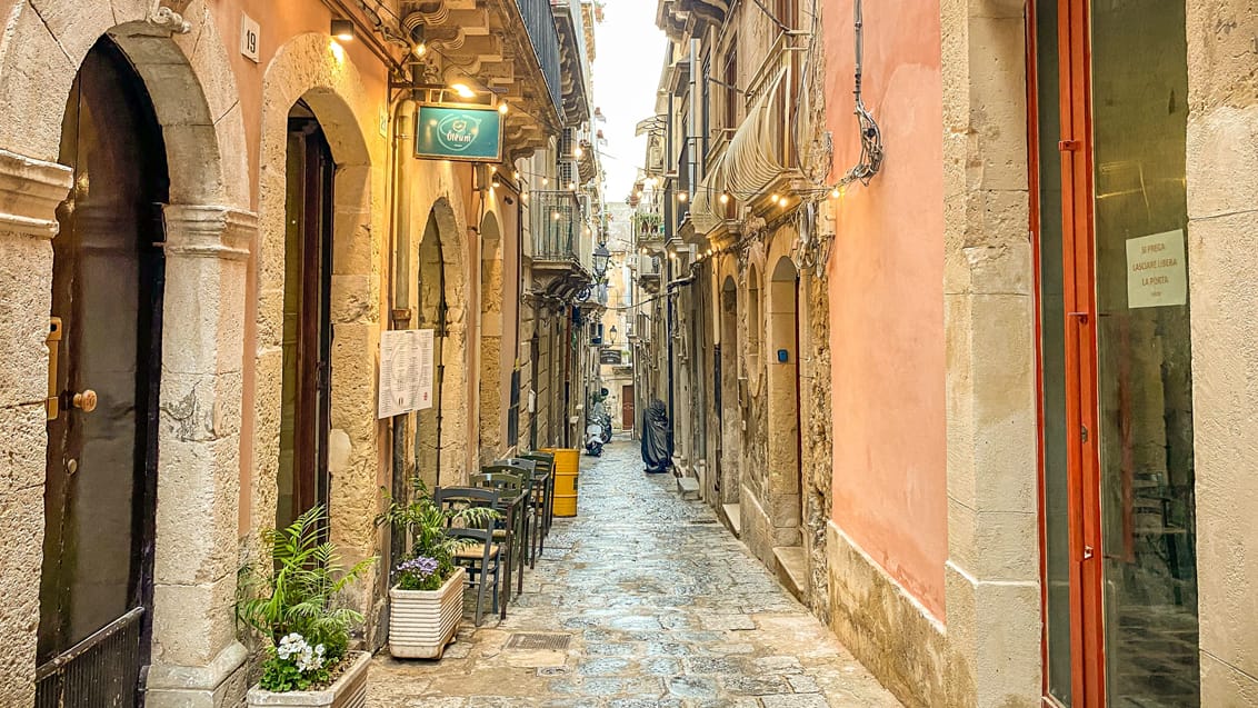 Oplev de charmerende smalle gader i Siracusa