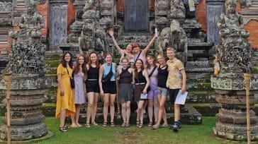 Højskoleelever på Bali