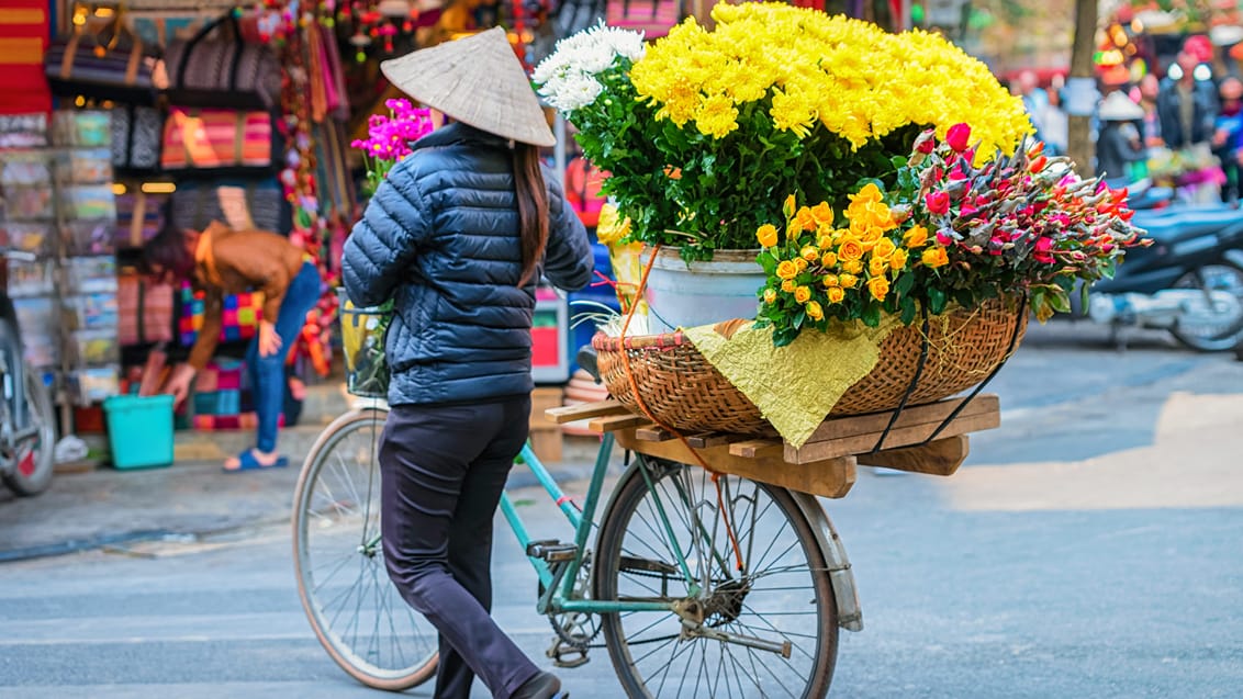 Blomstersælger i Hanoi i Vietnam