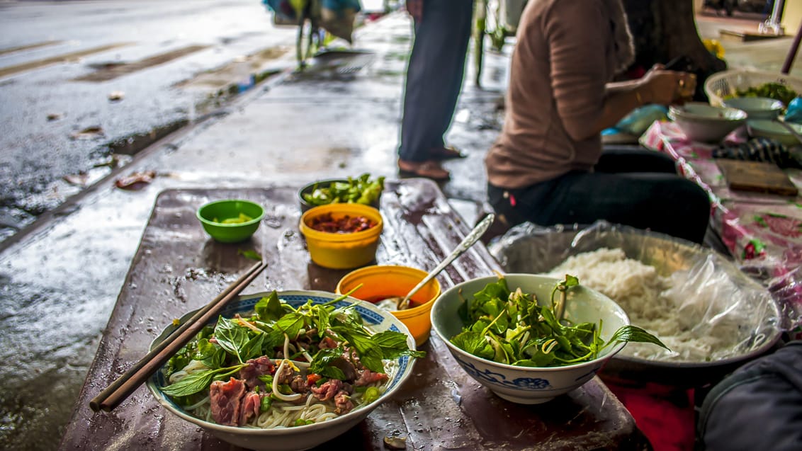 Phở på natmarked i Hanoi