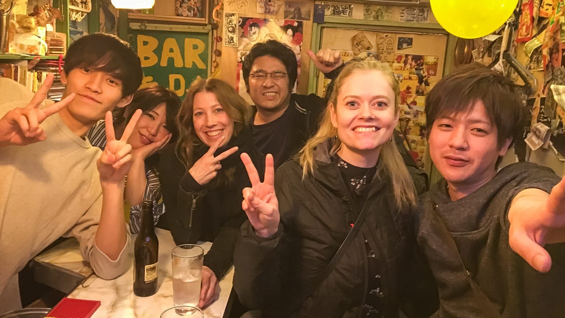 Nye venner i Golden Gai i Tokyo