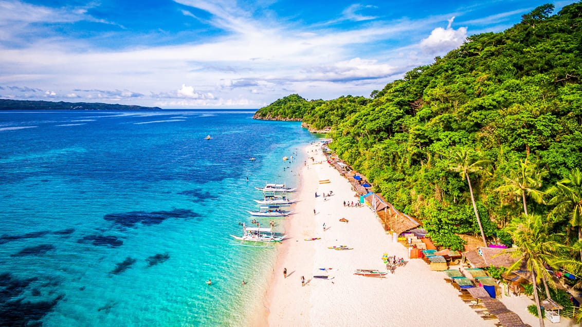 Den lange sandstrand på Boracay