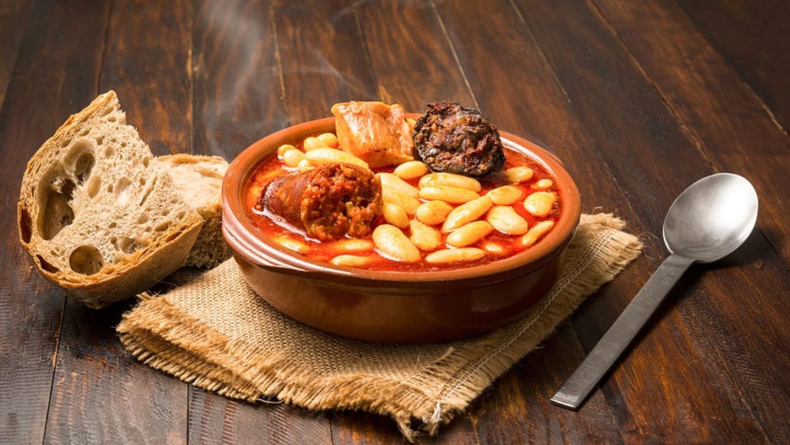 Fabada måltid i Asturien Spanien