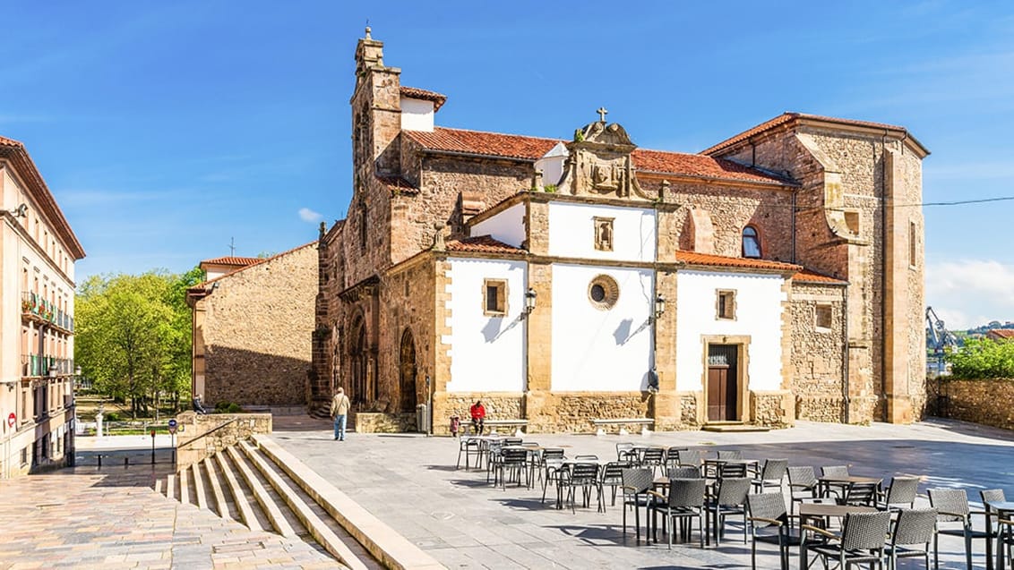 Plads i Aviles i Asturien Spanien