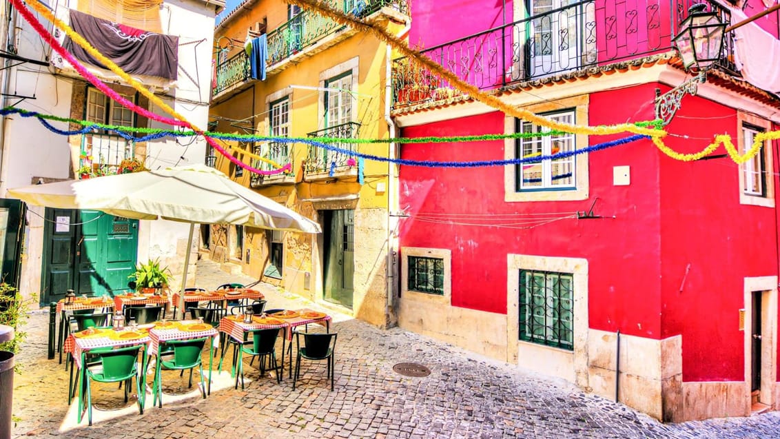 Farverige huse i Lissabon Portugal