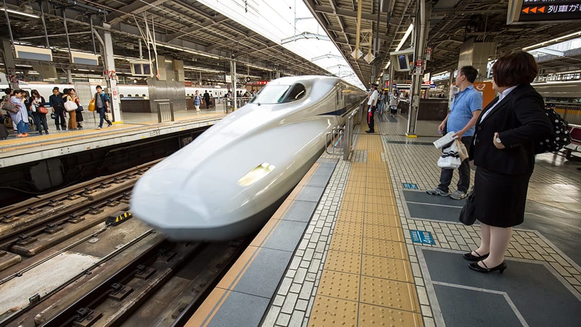 Japan Rail Pass, med tog i Japan