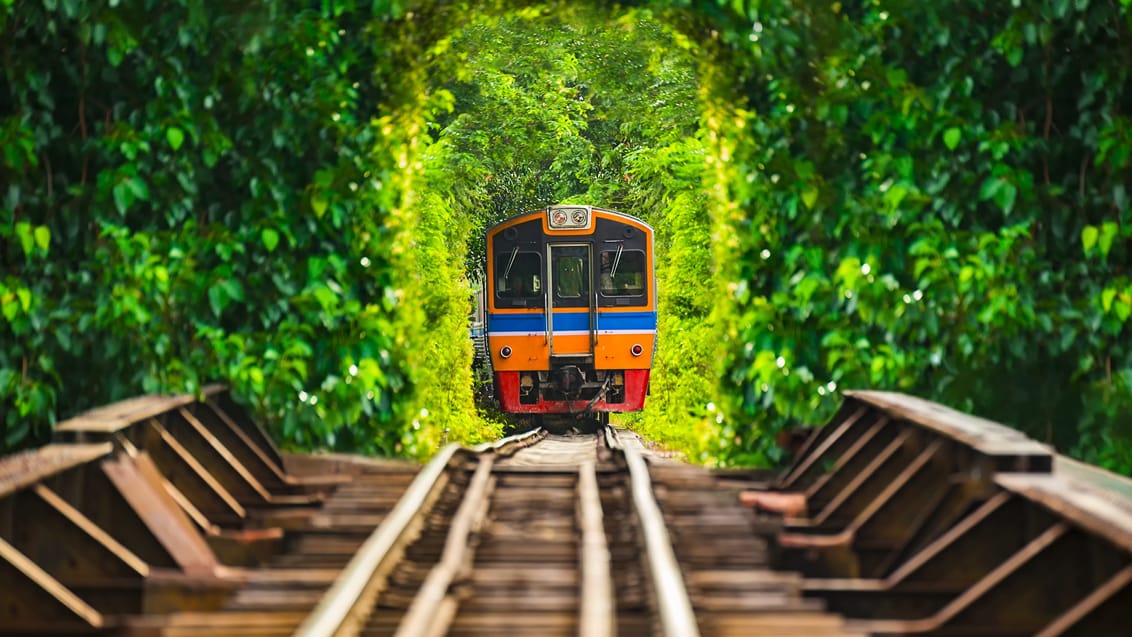Med tog gennem Thailand